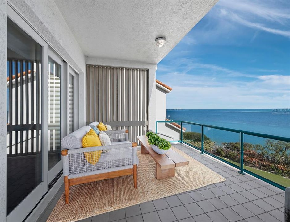 En Venta: $2,150,000 (3 camas, 3 baños, 2365 Pies cuadrados)