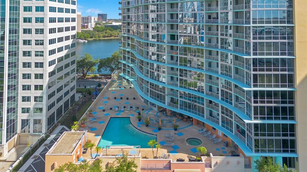 For Sale: $265,000 (1 beds, 1 baths, 771 Square Feet)