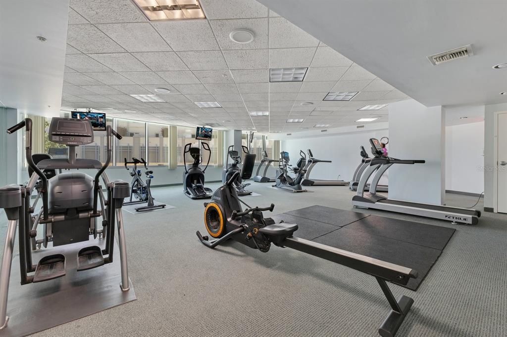 For Sale: $265,000 (1 beds, 1 baths, 771 Square Feet)