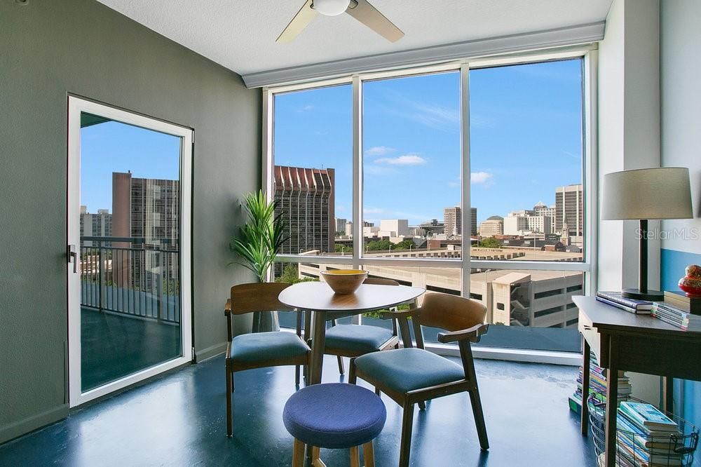 For Sale: $265,000 (1 beds, 1 baths, 771 Square Feet)