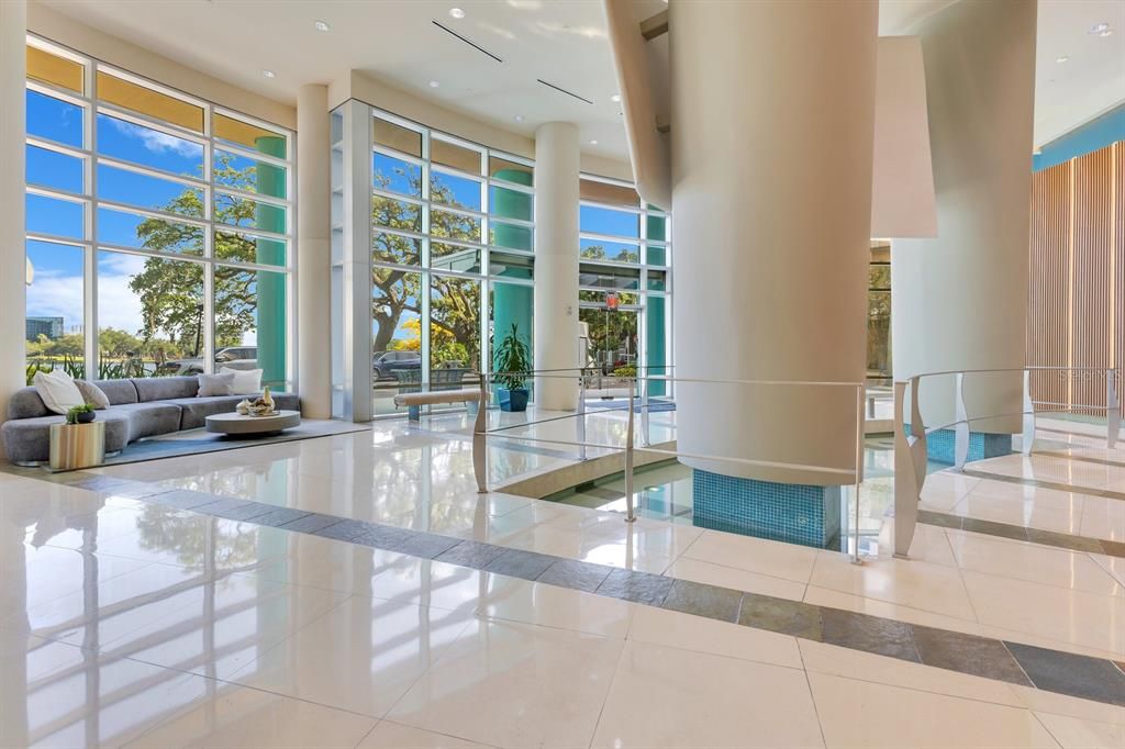 For Sale: $265,000 (1 beds, 1 baths, 771 Square Feet)