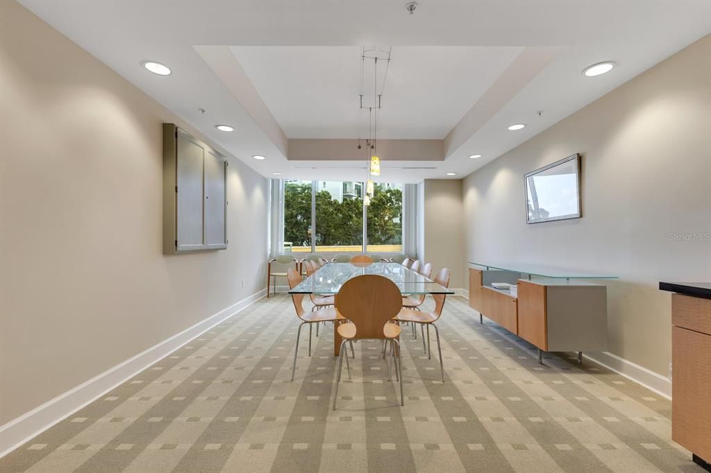 For Sale: $265,000 (1 beds, 1 baths, 771 Square Feet)