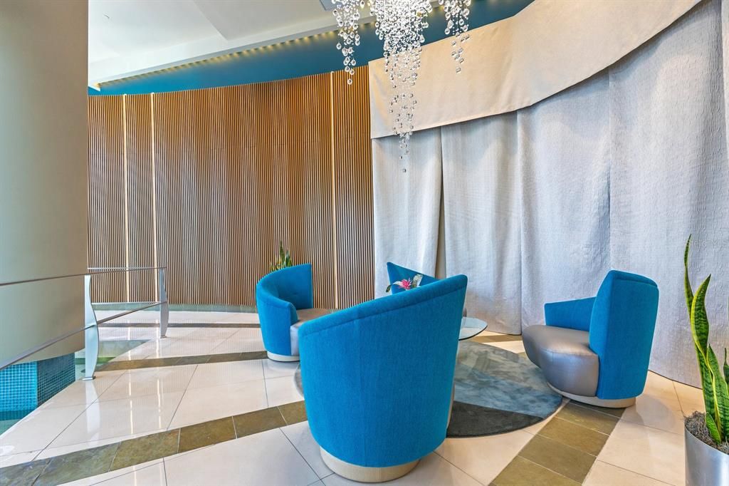 For Sale: $265,000 (1 beds, 1 baths, 771 Square Feet)