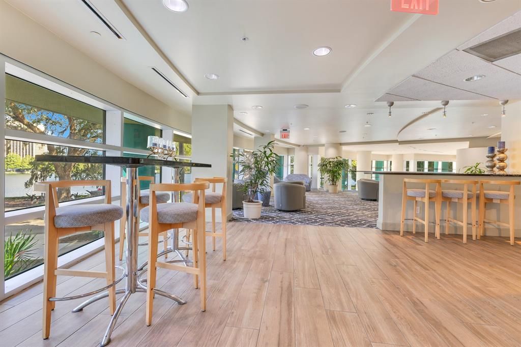 For Sale: $265,000 (1 beds, 1 baths, 771 Square Feet)