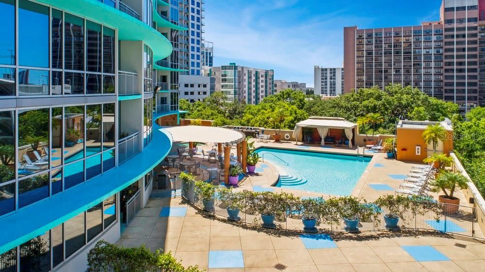 For Sale: $265,000 (1 beds, 1 baths, 771 Square Feet)