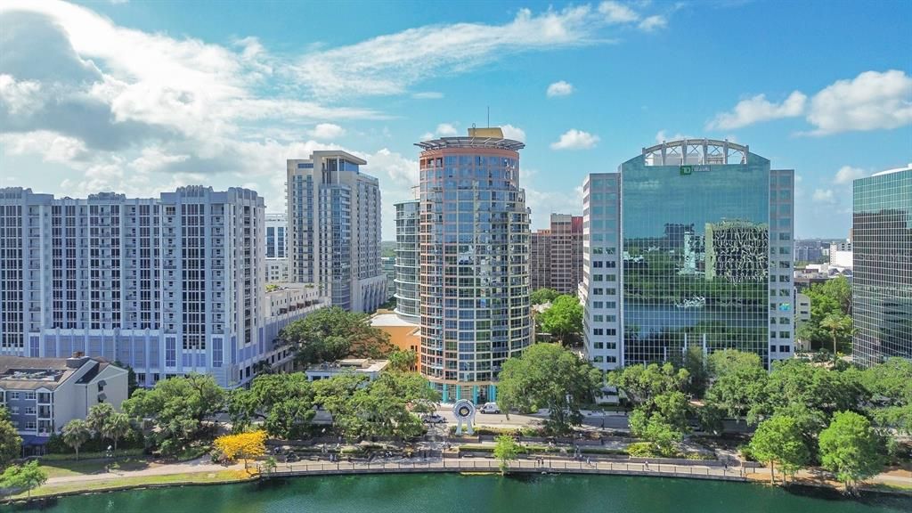 For Sale: $265,000 (1 beds, 1 baths, 771 Square Feet)