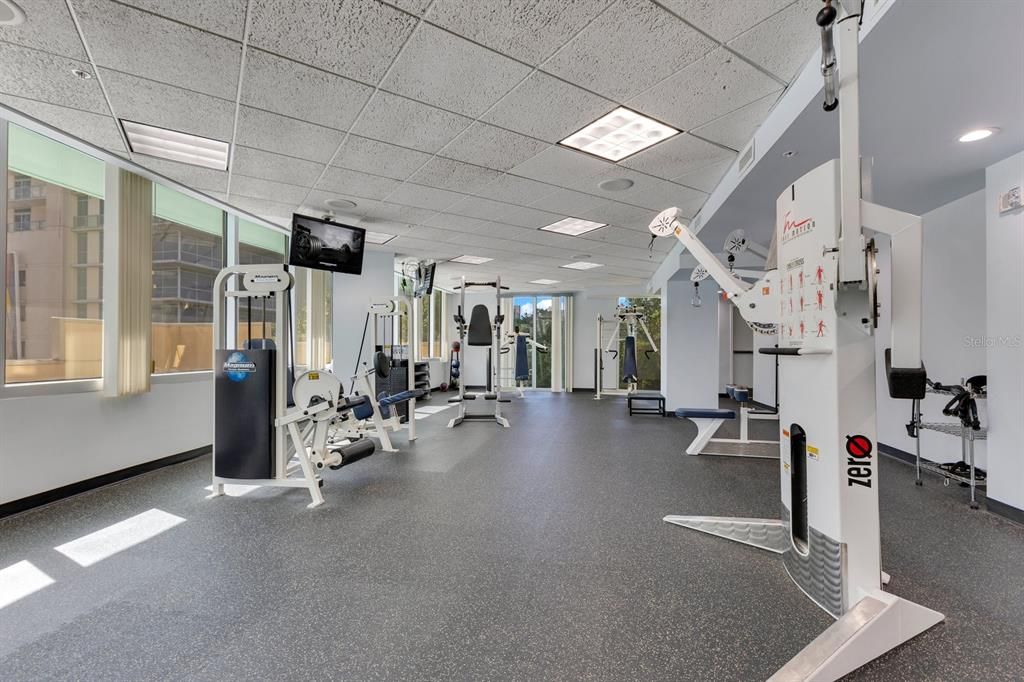 For Sale: $265,000 (1 beds, 1 baths, 771 Square Feet)