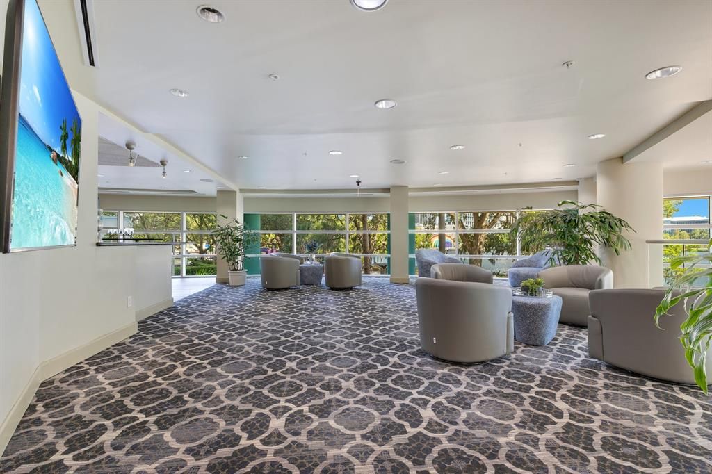 For Sale: $265,000 (1 beds, 1 baths, 771 Square Feet)