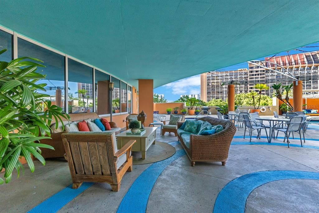 For Sale: $265,000 (1 beds, 1 baths, 771 Square Feet)