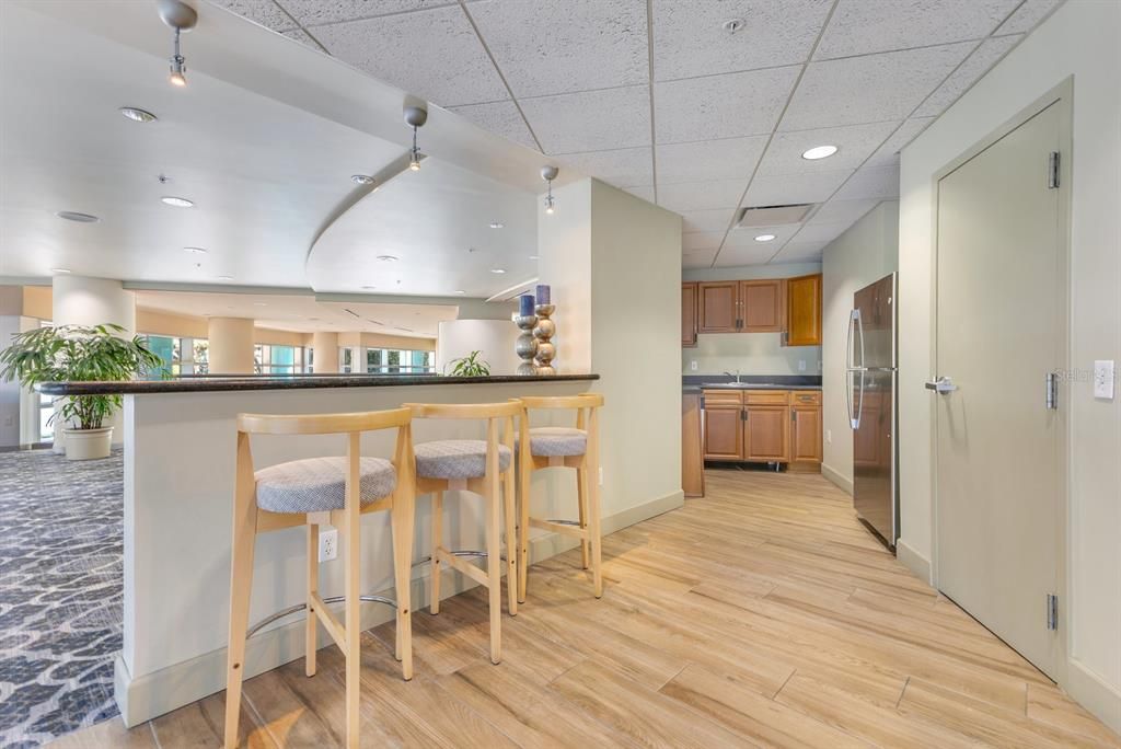 For Sale: $265,000 (1 beds, 1 baths, 771 Square Feet)