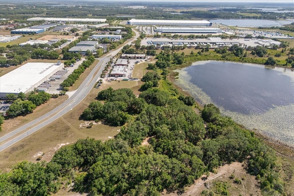 合同活跃: $1,650,000 (4.98 acres)