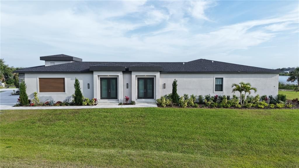 For Sale: $1,095,000 (3 beds, 3 baths, 2980 Square Feet)