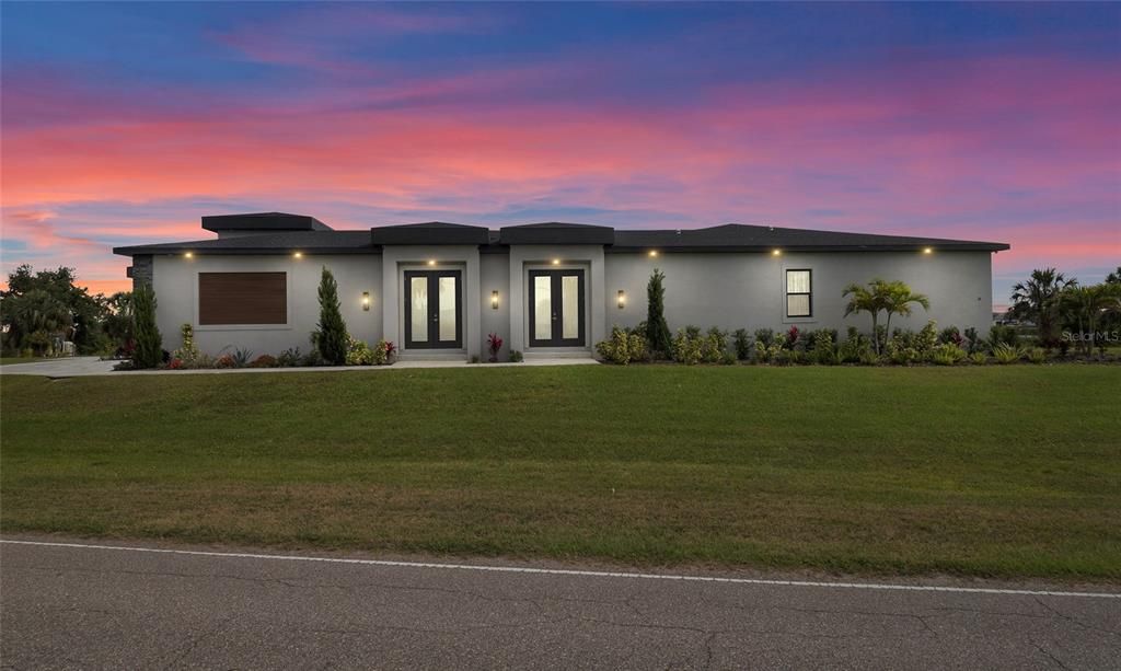 For Sale: $1,095,000 (3 beds, 3 baths, 2980 Square Feet)