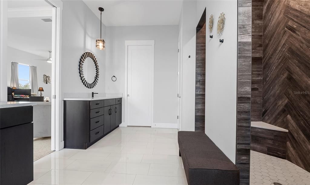 For Sale: $1,095,000 (3 beds, 3 baths, 2980 Square Feet)