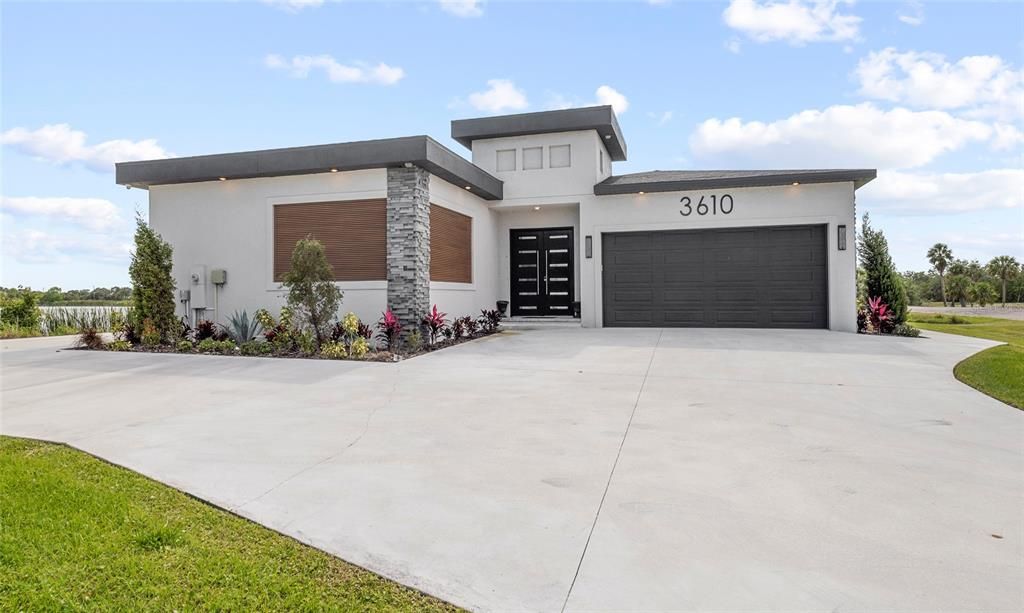 For Sale: $1,095,000 (3 beds, 3 baths, 2980 Square Feet)