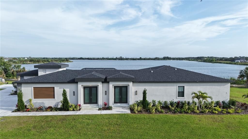 For Sale: $1,095,000 (3 beds, 3 baths, 2980 Square Feet)