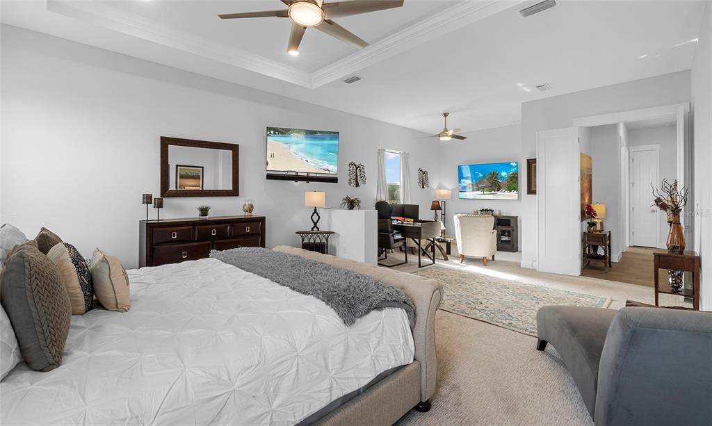 For Sale: $1,095,000 (3 beds, 3 baths, 2980 Square Feet)