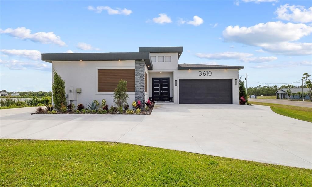 For Sale: $1,095,000 (3 beds, 3 baths, 2980 Square Feet)