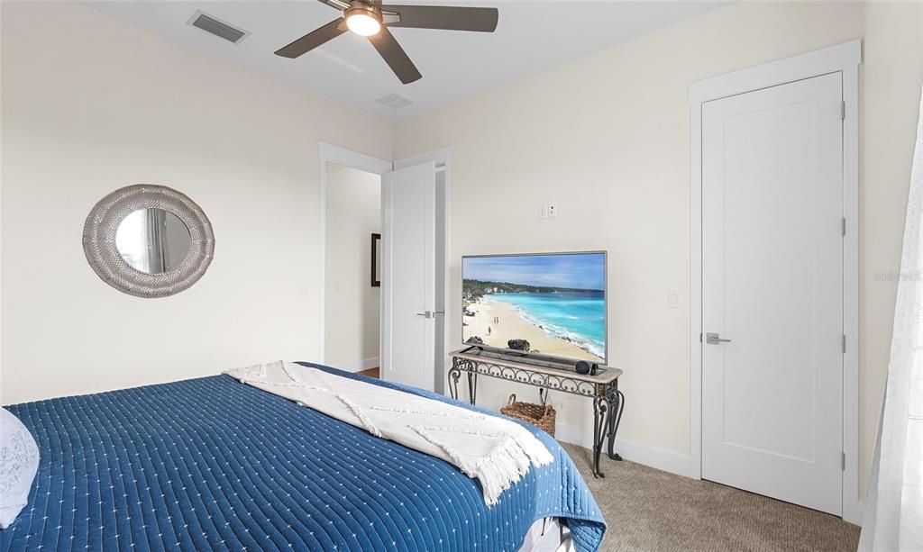 For Sale: $1,095,000 (3 beds, 3 baths, 2980 Square Feet)