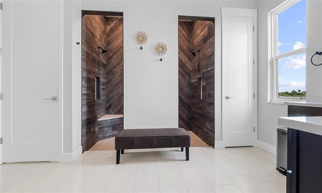 For Sale: $1,095,000 (3 beds, 3 baths, 2980 Square Feet)