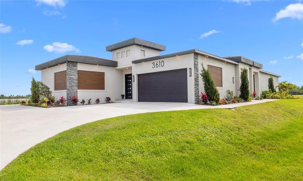 For Sale: $1,095,000 (3 beds, 3 baths, 2980 Square Feet)