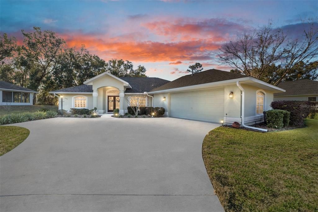 Recently Sold: $385,000 (3 beds, 2 baths, 1861 Square Feet)