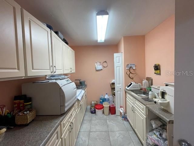 合同活跃: $1,000,000 (0 贝兹, 0 浴室, 2304 平方英尺)