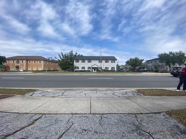 合同活跃: $1,000,000 (0 贝兹, 0 浴室, 2304 平方英尺)