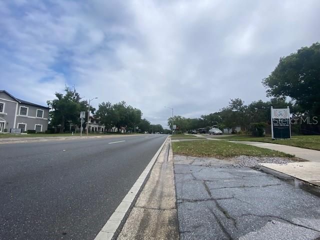 合同活跃: $1,000,000 (0 贝兹, 0 浴室, 2304 平方英尺)