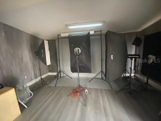 合同活跃: $1,000,000 (0 贝兹, 0 浴室, 2304 平方英尺)