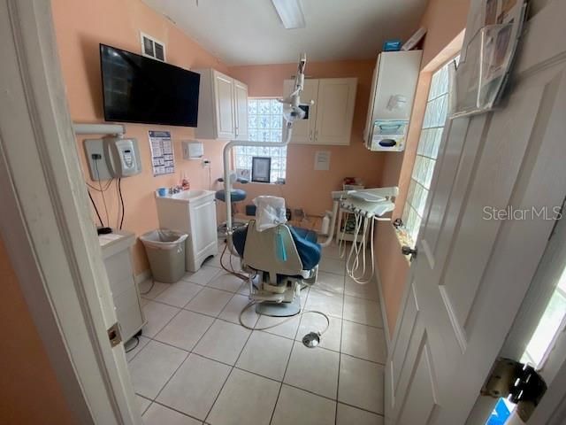 合同活跃: $1,000,000 (0 贝兹, 0 浴室, 2304 平方英尺)