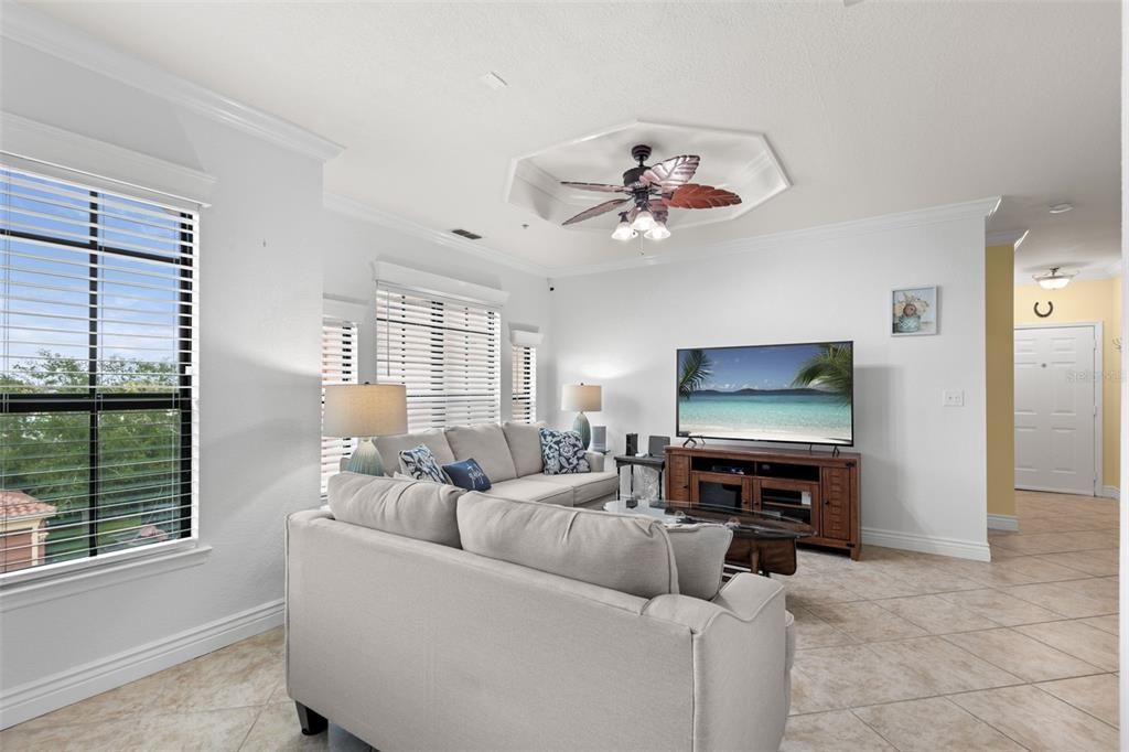 For Sale: $245,000 (2 beds, 2 baths, 1309 Square Feet)