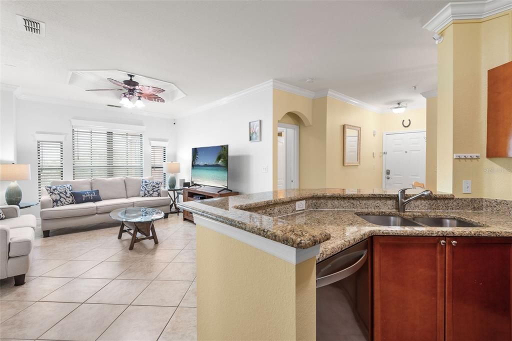 For Sale: $245,000 (2 beds, 2 baths, 1309 Square Feet)