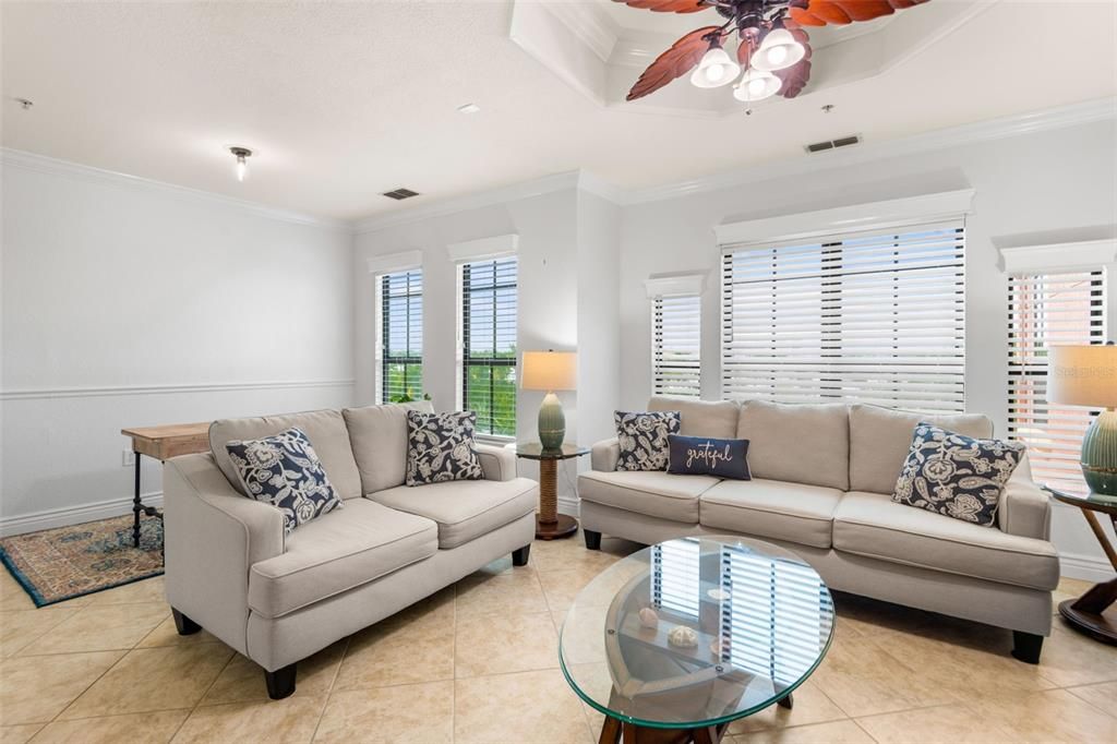 For Sale: $245,000 (2 beds, 2 baths, 1309 Square Feet)