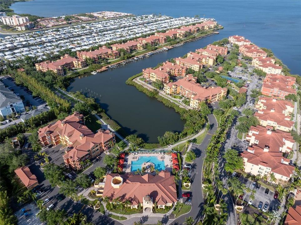 For Sale: $245,000 (2 beds, 2 baths, 1309 Square Feet)