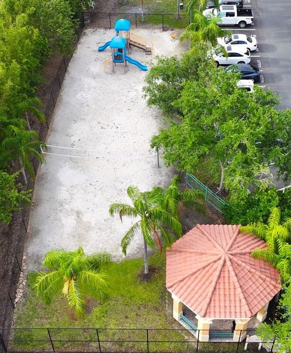 For Sale: $245,000 (2 beds, 2 baths, 1309 Square Feet)