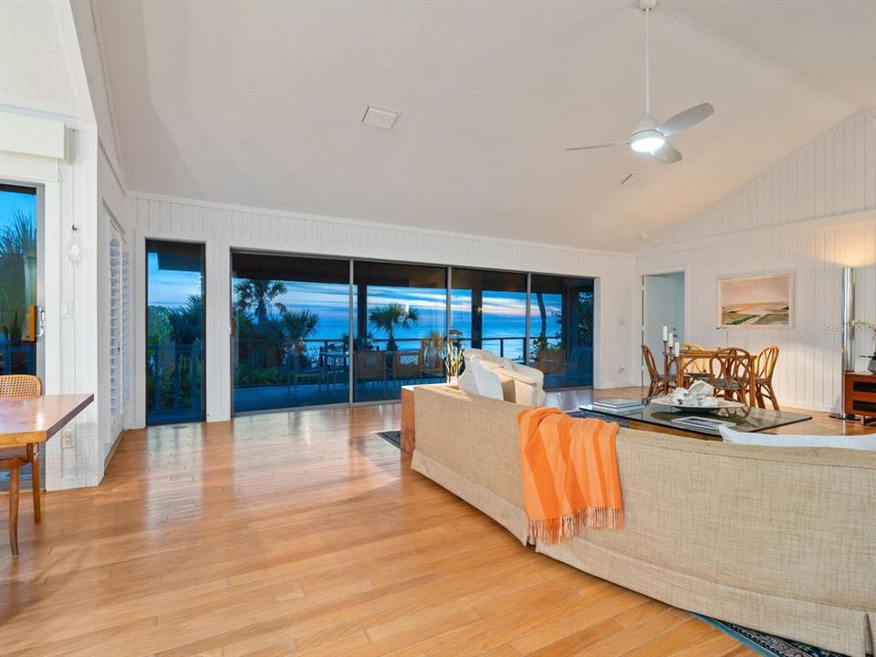 На продажу: $3,995,000 (4 спален, 4 ванн, 3273 Квадратных фут)