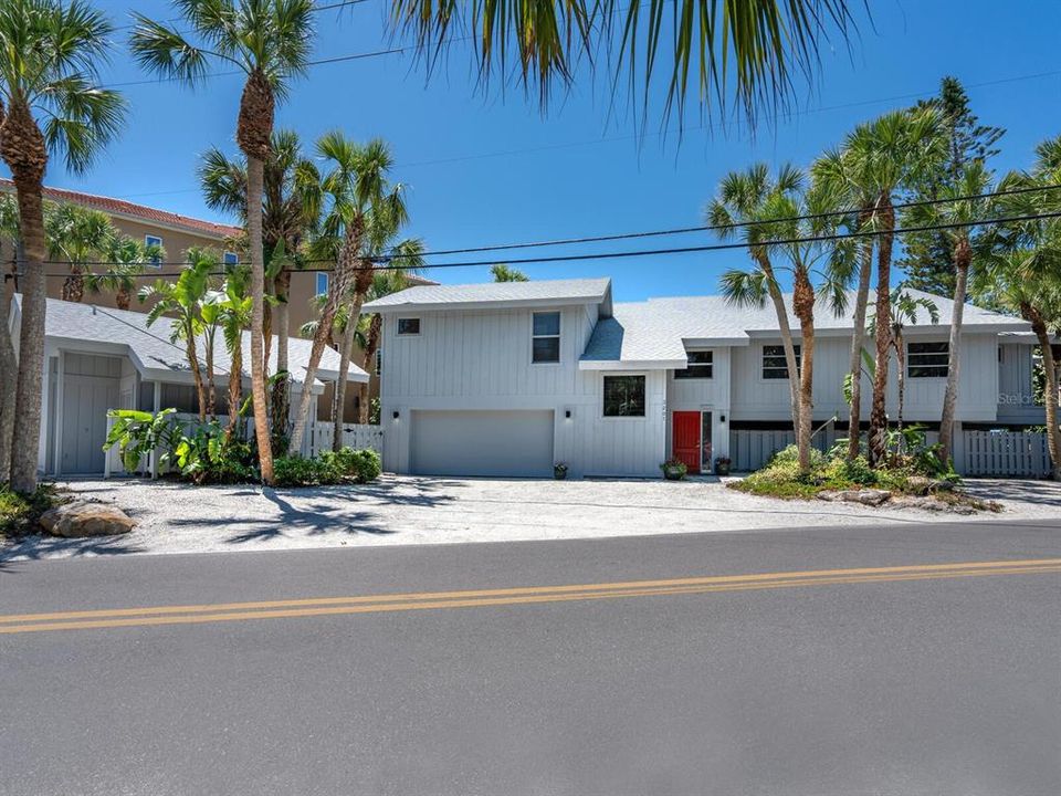 На продажу: $3,995,000 (4 спален, 4 ванн, 3273 Квадратных фут)