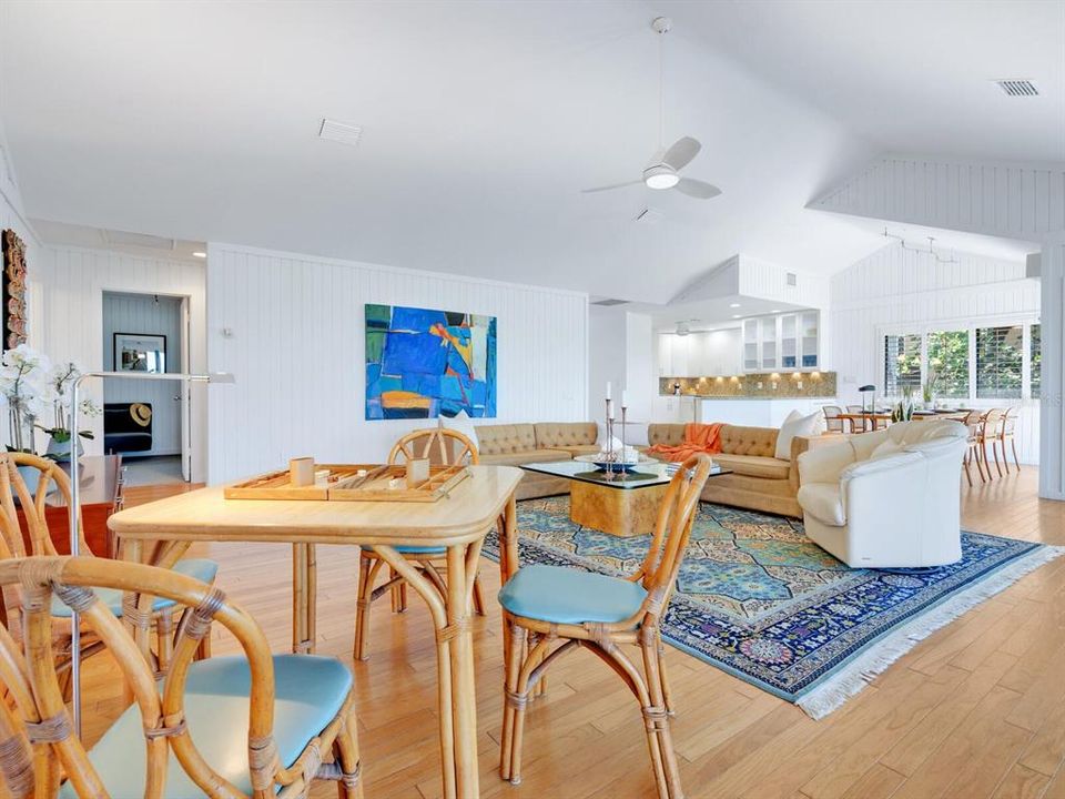 На продажу: $3,995,000 (4 спален, 4 ванн, 3273 Квадратных фут)