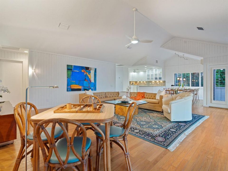 На продажу: $3,995,000 (4 спален, 4 ванн, 3273 Квадратных фут)