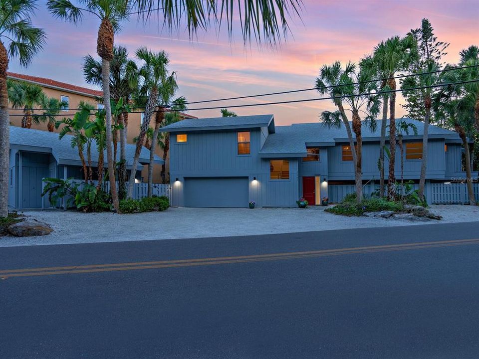 На продажу: $3,995,000 (4 спален, 4 ванн, 3273 Квадратных фут)