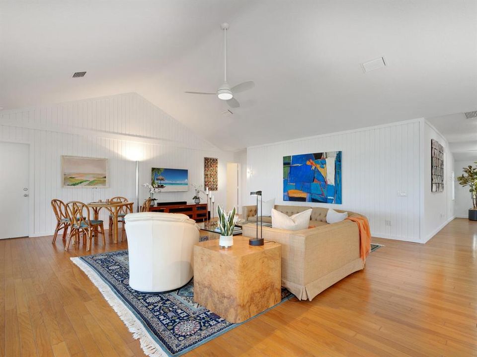 На продажу: $3,995,000 (4 спален, 4 ванн, 3273 Квадратных фут)