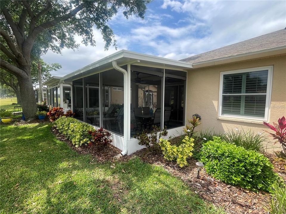 合同活跃: $2,300 (2 贝兹, 2 浴室, 1093 平方英尺)