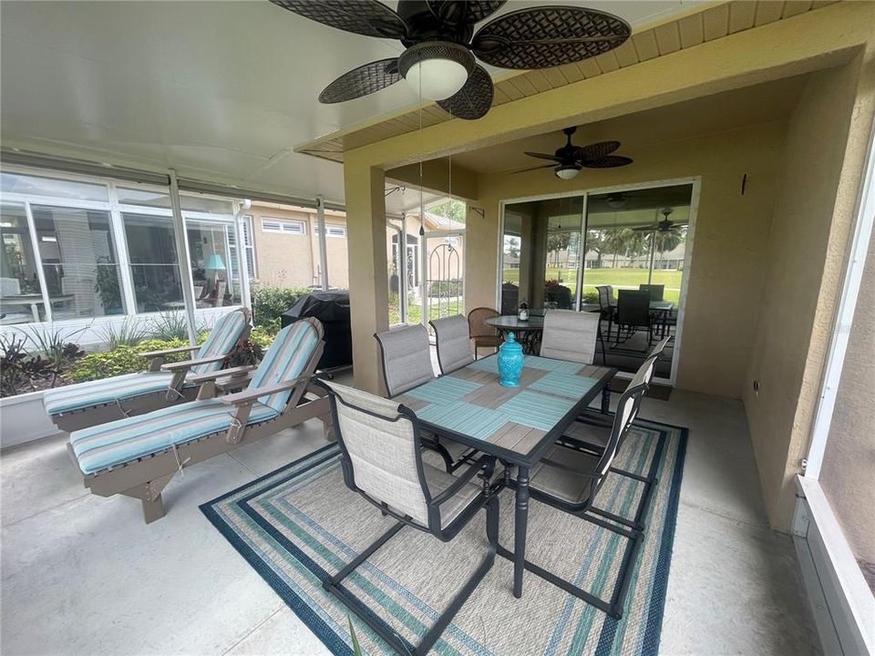 合同活跃: $2,300 (2 贝兹, 2 浴室, 1093 平方英尺)