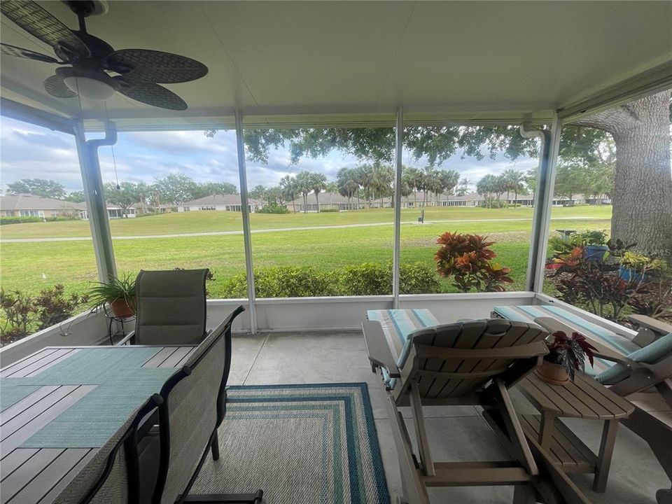 合同活跃: $2,300 (2 贝兹, 2 浴室, 1093 平方英尺)