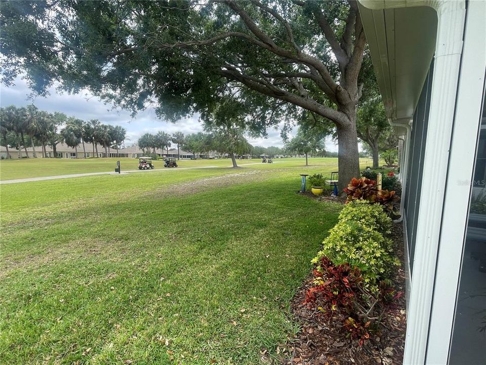 合同活跃: $2,300 (2 贝兹, 2 浴室, 1093 平方英尺)