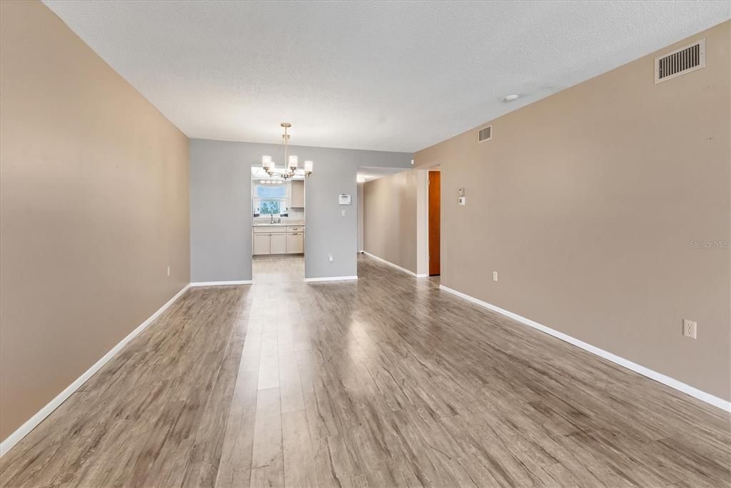 En Venta: $185,000 (2 camas, 2 baños, 1144 Pies cuadrados)