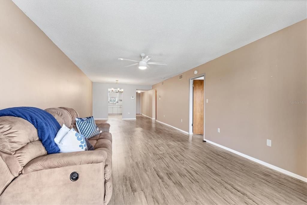 En Venta: $185,000 (2 camas, 2 baños, 1144 Pies cuadrados)