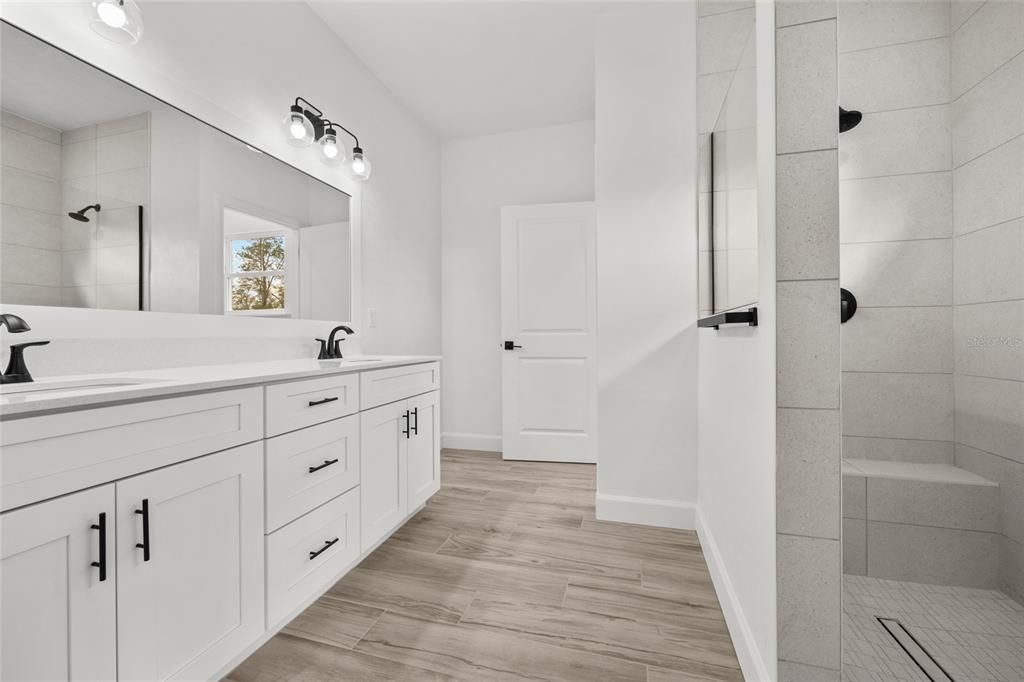 Active With Contract: $419,900 (3 beds, 2 baths, 1664 Square Feet)