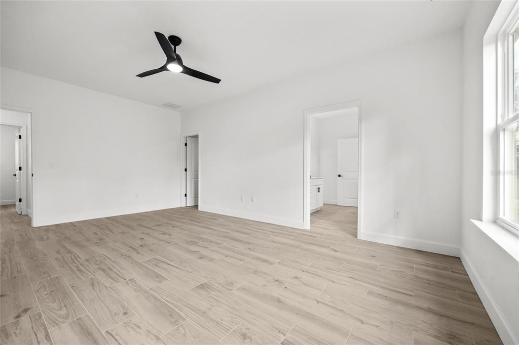 Active With Contract: $419,900 (3 beds, 2 baths, 1664 Square Feet)